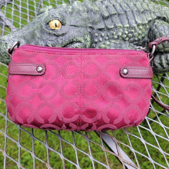 Coach Wristlet Signature Handbag - Picture 2 of 9